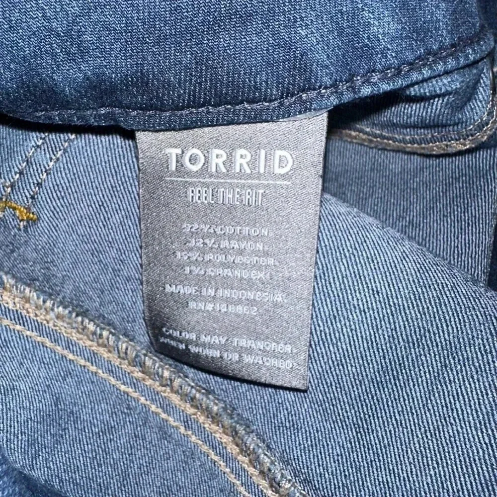 Torrid Super Stretch Jegging 3 Button Jeans Denim Super Soft Women's Sz 16 - Picture 4 of 7